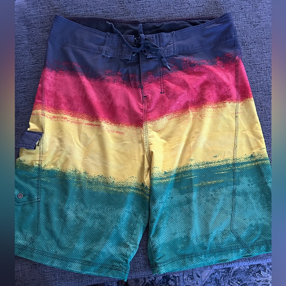 Men’s size 34 Burnside Boardshorts